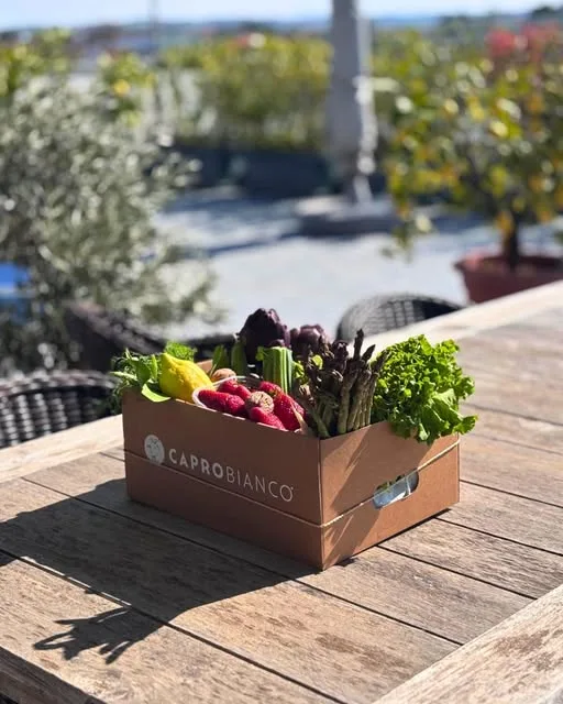Cassetta di frutta e verdura Capro Bianco pronta per la consegna